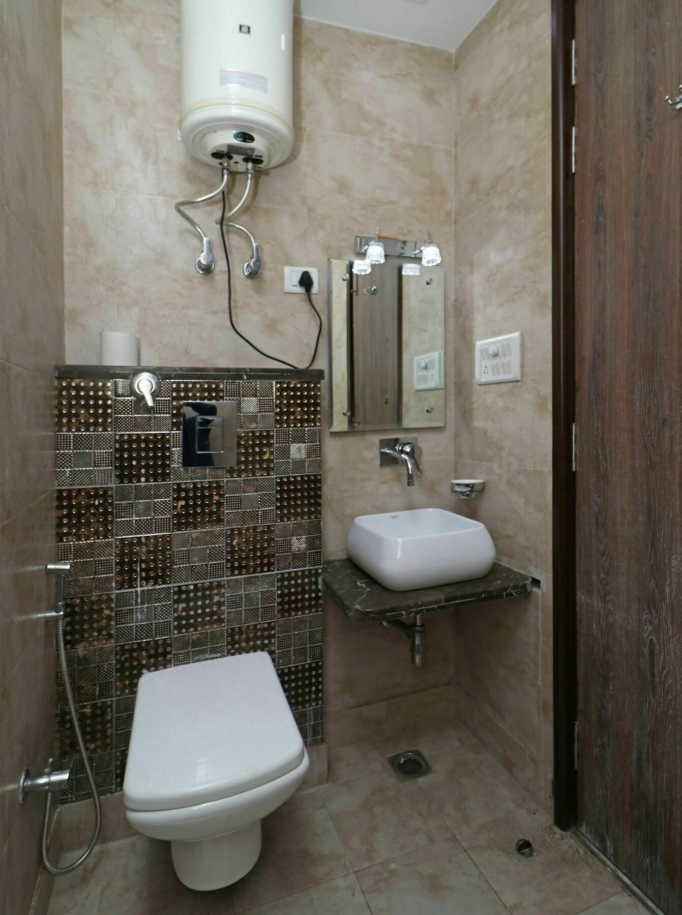Fabhotel Season Grand Delhi  Buitenkant foto